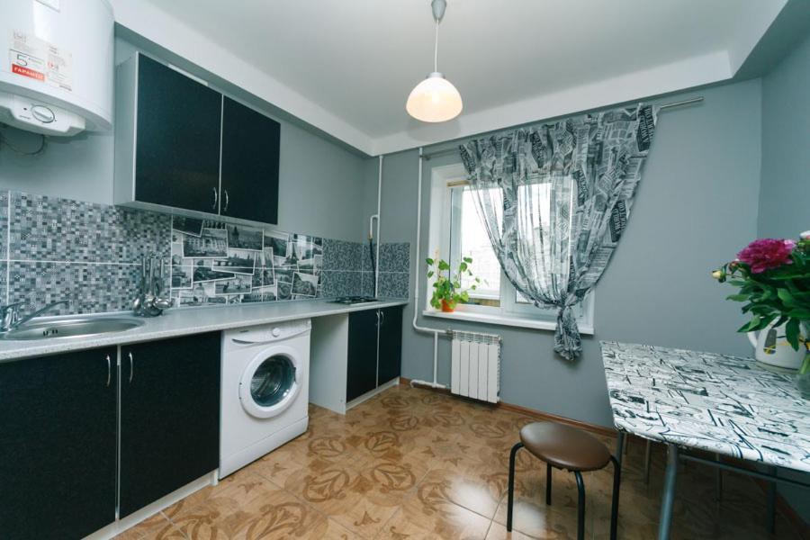 Apartment Near Dream Town Kyiv Exterior photo