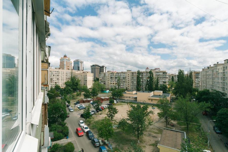 Apartment Near Dream Town Kyiv Exterior photo